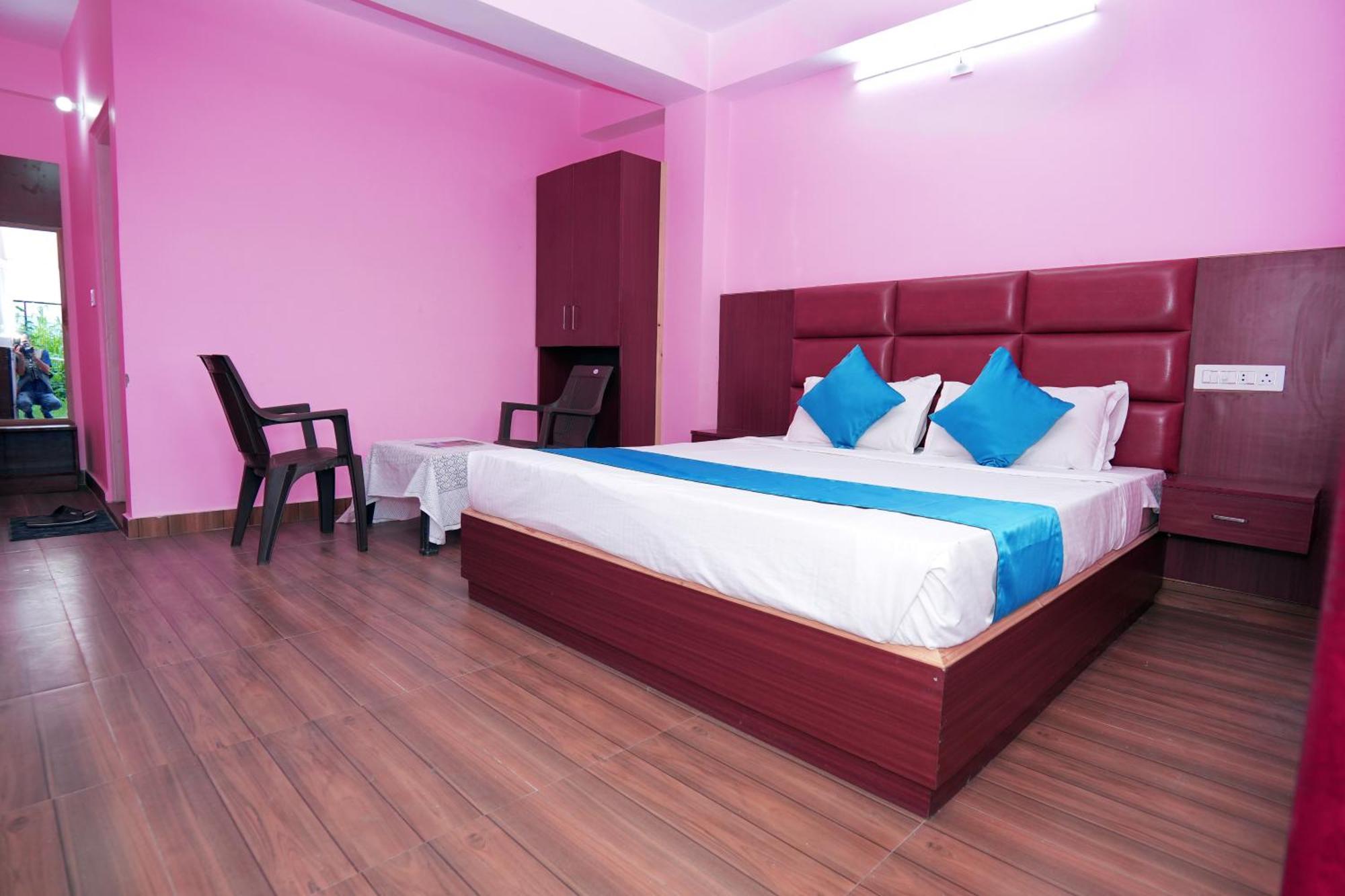 Shimla Hills Apartments 2Bhk Buitenkant foto