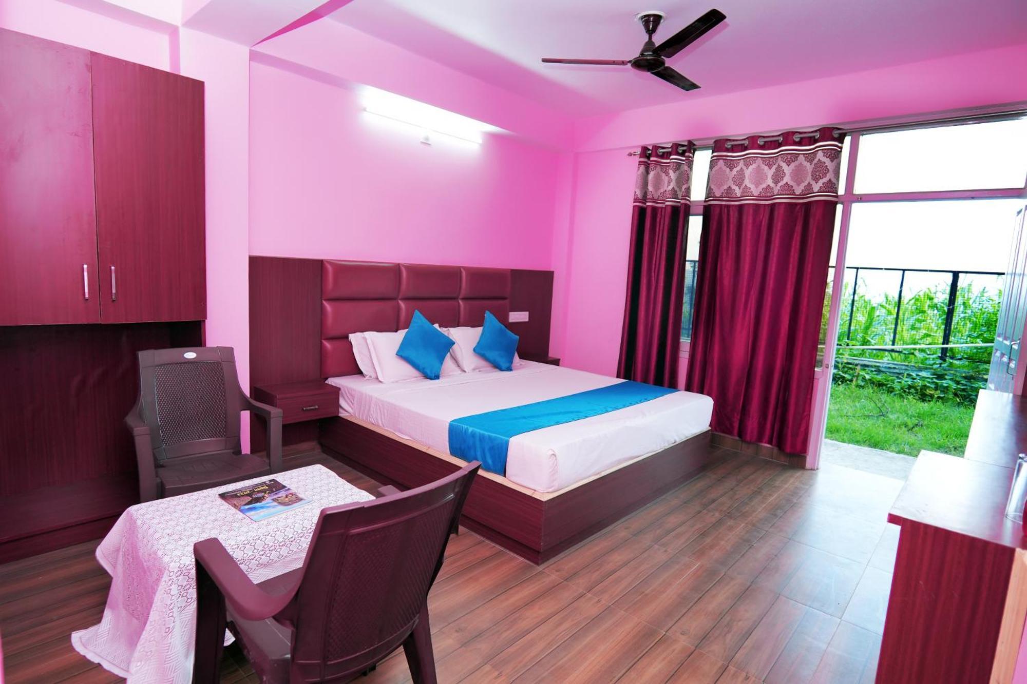 Shimla Hills Apartments 2Bhk Buitenkant foto