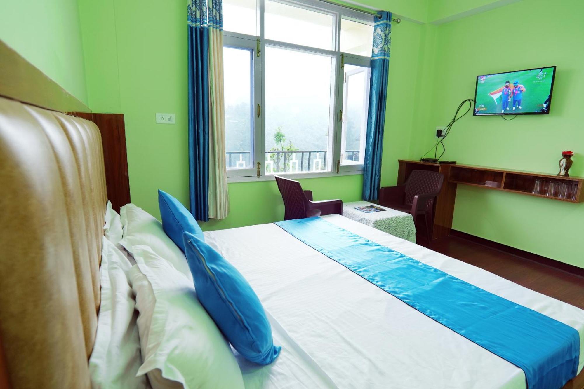 Shimla Hills Apartments 2Bhk Buitenkant foto
