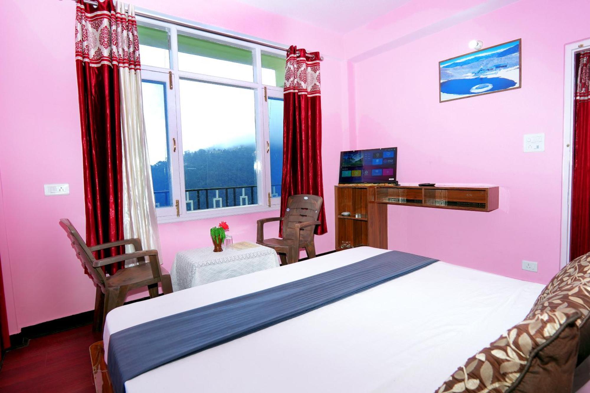 Shimla Hills Apartments 2Bhk Buitenkant foto